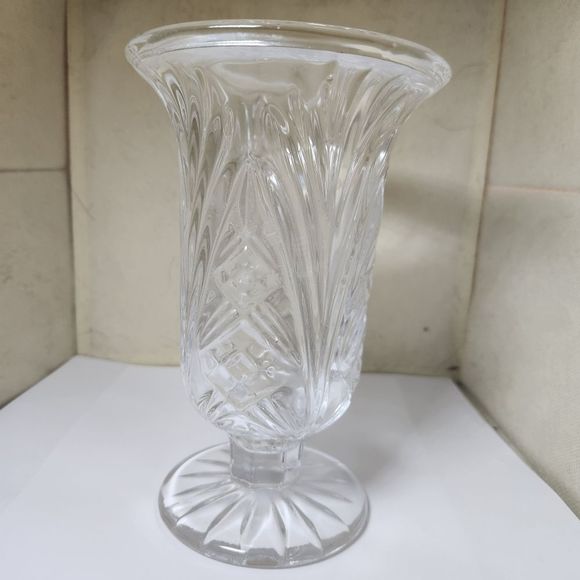 Vase Vintage 1980s Hand Cut Lead Crystal Footed Glass - Picture 1 of 7